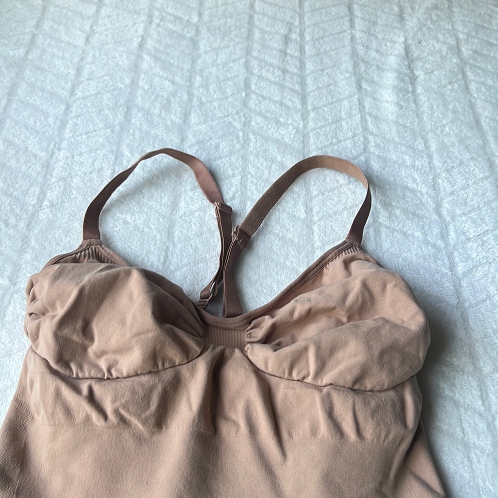SKIMS Sculpting Snaps Bodysuit - Picture 5 of 8